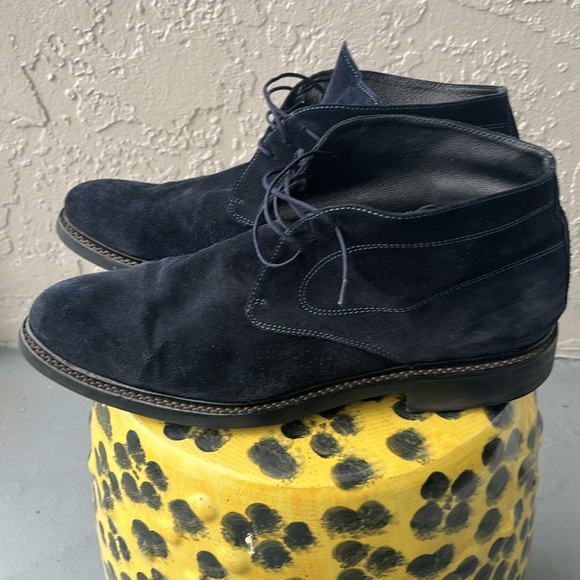 Men’s Bugatchi size 11 Navy Suede Chukkas main image 4